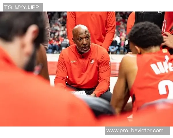 开拓者新老板接手后或将进行换帅与阵容重建的可能性分析